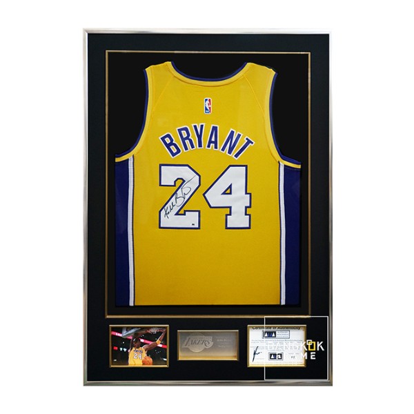 กรอบรูปโชว์เสื้อที่ระลึก